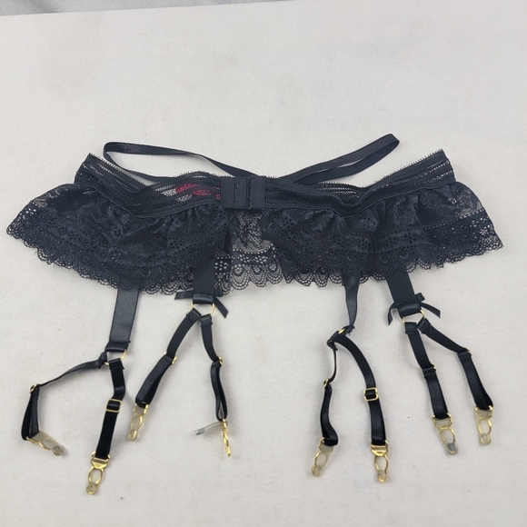 Seven 'til Midnight black lace strappy garder belt with gold hardware Size Large - Picture 3 of 5